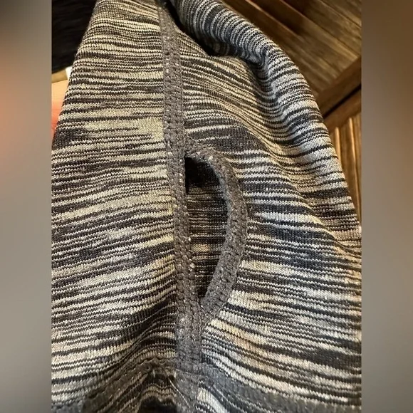 ZYIA Active Split Back Long Sleeve Top - Picture 9 of 9